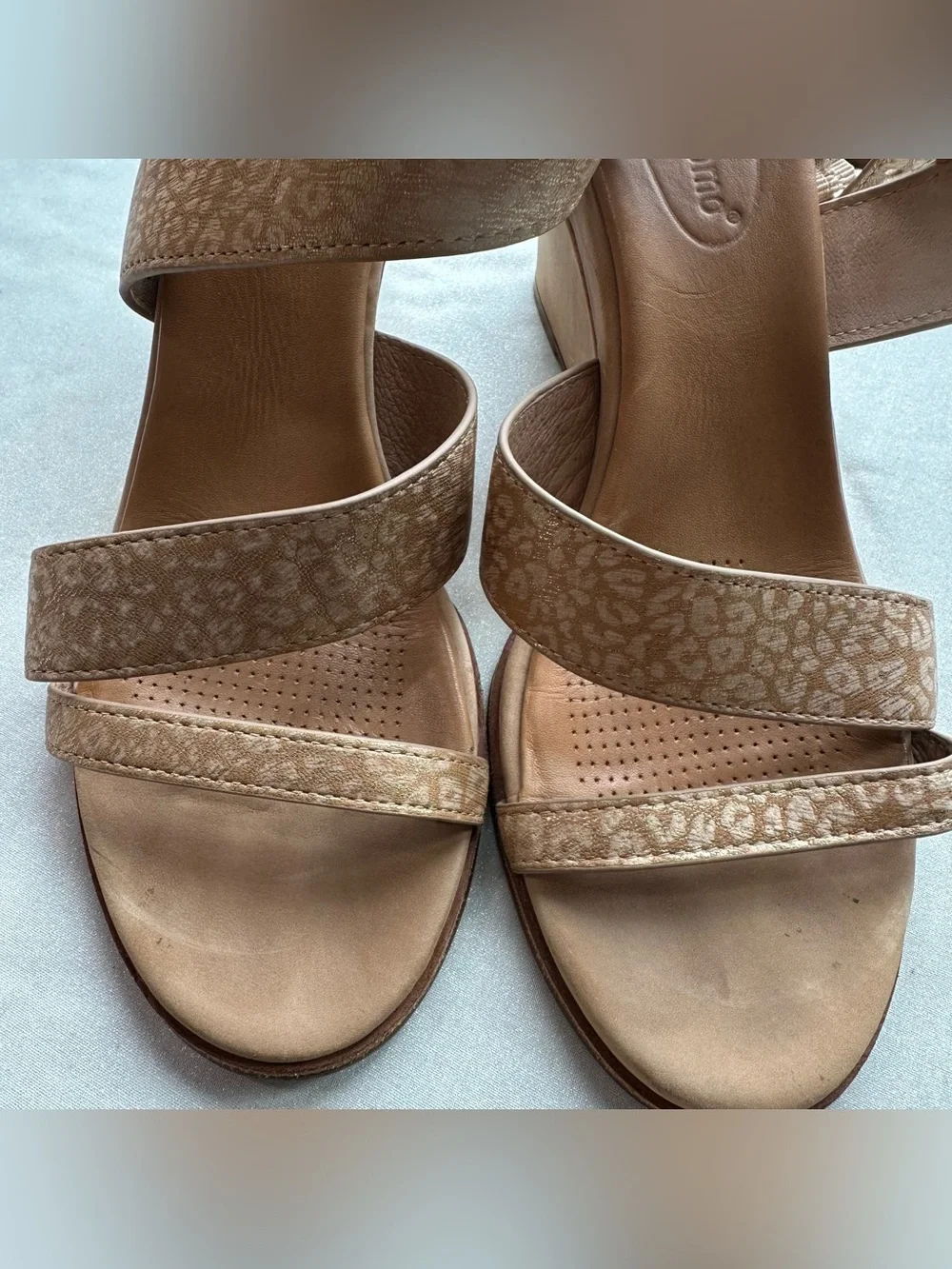 Corso Como Leather Gold Metallic Sandals Womens 9M Strappy Wedge CC-NASHILA